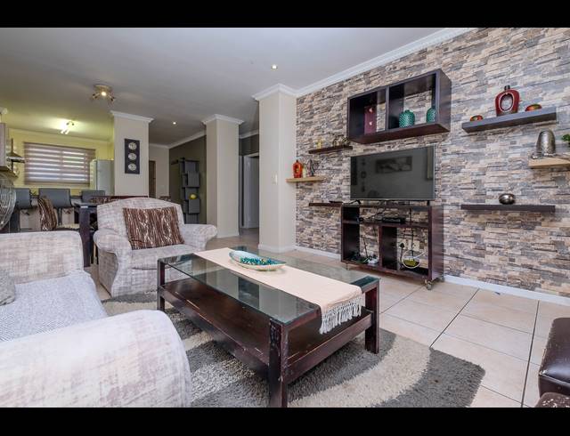 2 BEDROOM APARTMENT TO LET IN MORNINGSIDE
